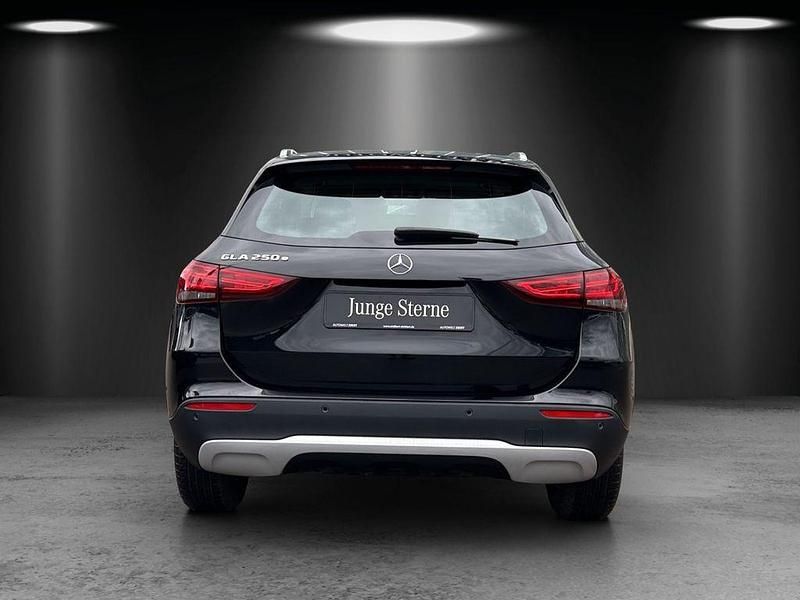 Gebraucht Mercedes GLA250 Business 160 PS (117 kW) 2021 Schwarz SUV
