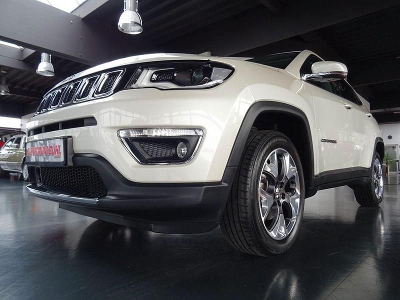Weiß Gebraucht 2020 Jeep Compass Limited SUV | 19.480 € (Fairer Preis) - Bild 1/4