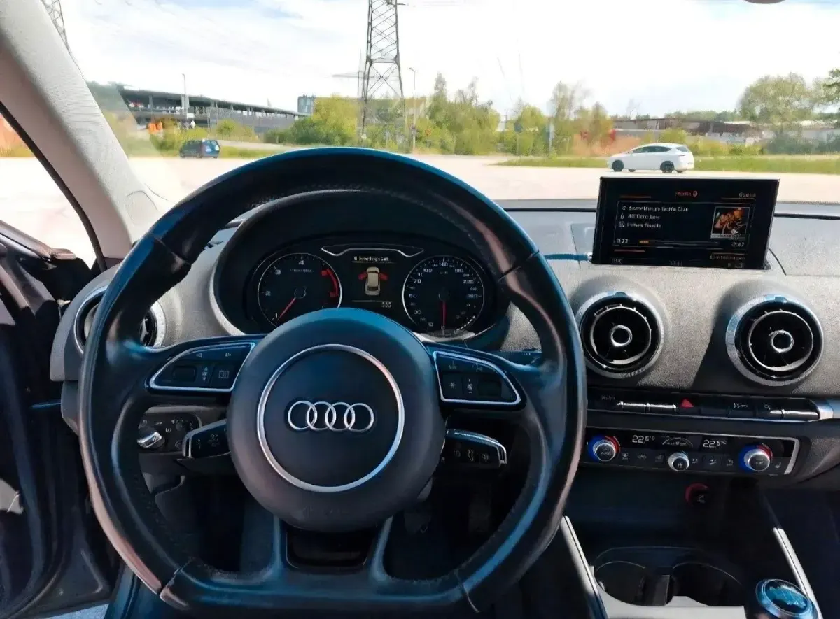 Gebraucht Audi A3 Ambition 150 PS (110 kW) 2015 Grau Limousine