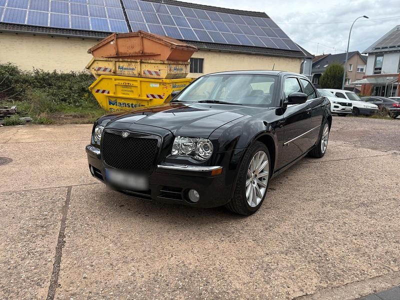 Schwarz Gebraucht 2010 Chrysler 300C Limousine | 11.500 € (Teuer) - Bild 1/4