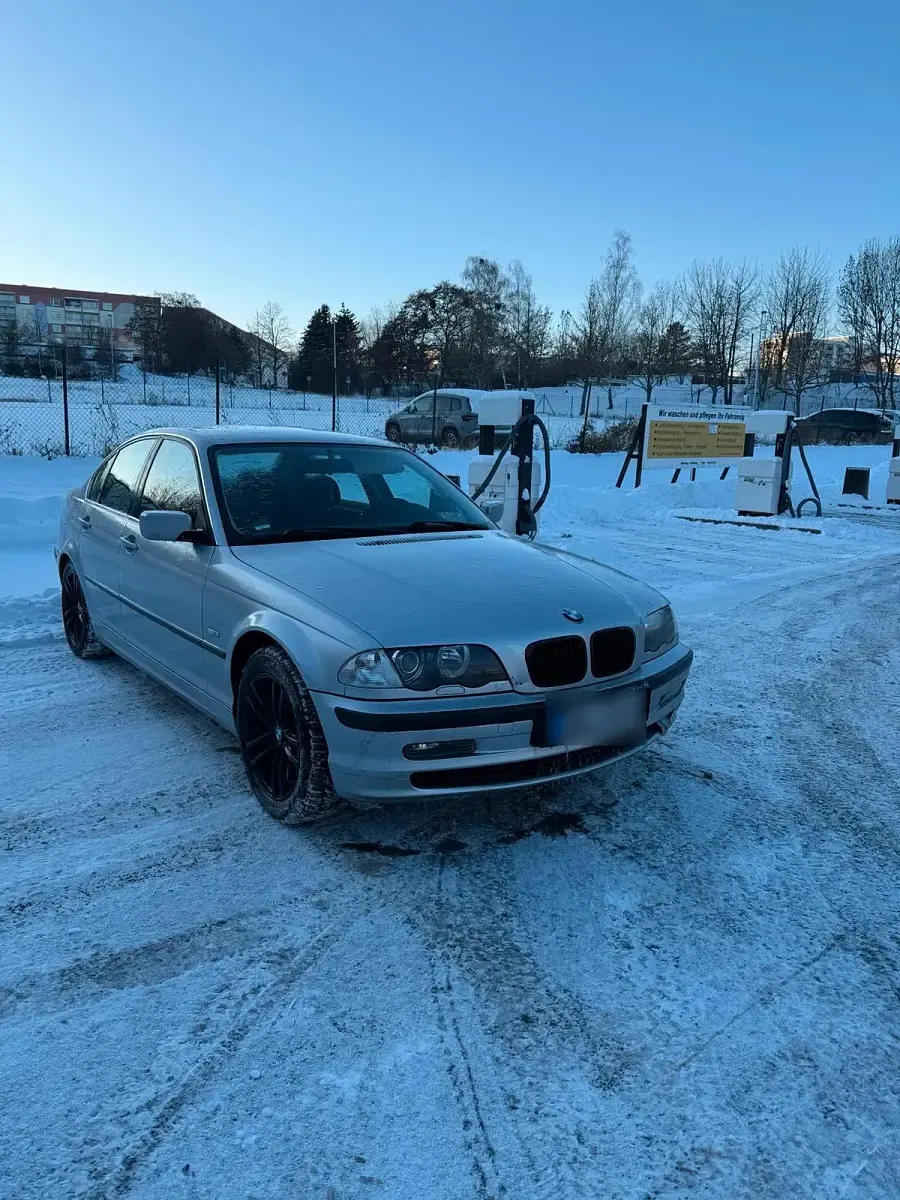 Second-hand BMW 320 150 CP (110 kW) 1999 Argintiu Berlinǎ