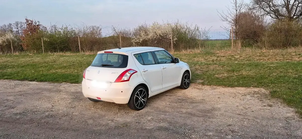 Gebraucht Suzuki Swift 94 PS (69 kW) 2011 Weiß Kleinwagen
