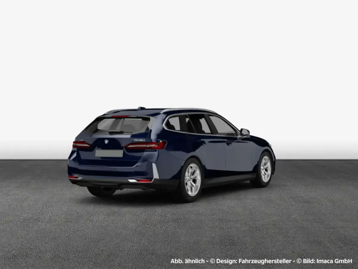 Gebraucht BMW 540 Performance 286 PS (210 kW) 2025 Black sapphire metallic Kombi