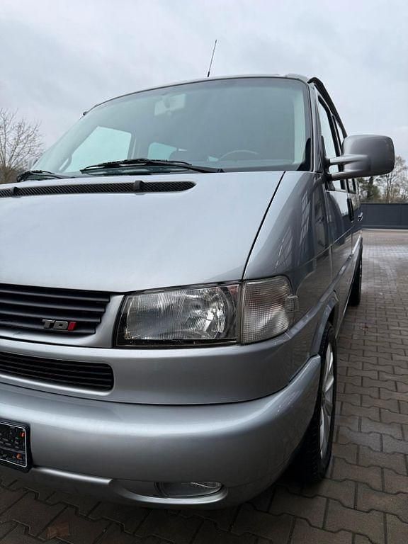 Gebraucht VW Caravelle 102 PS (75 kW) 2000 Silber Van / Kleinbus