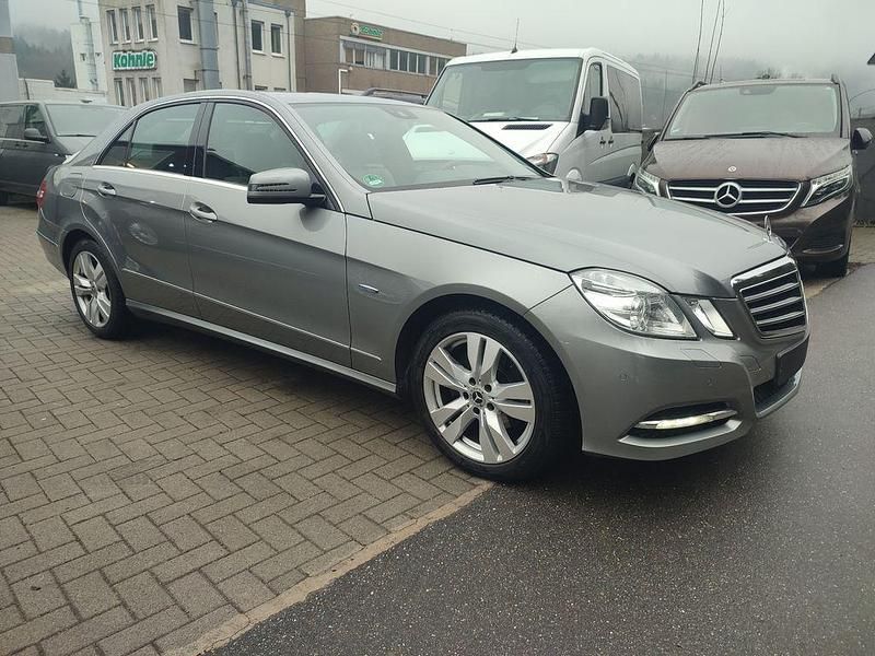 Gebraucht Mercedes E200 184 PS (135 kW) 2010 Grau Limousine
