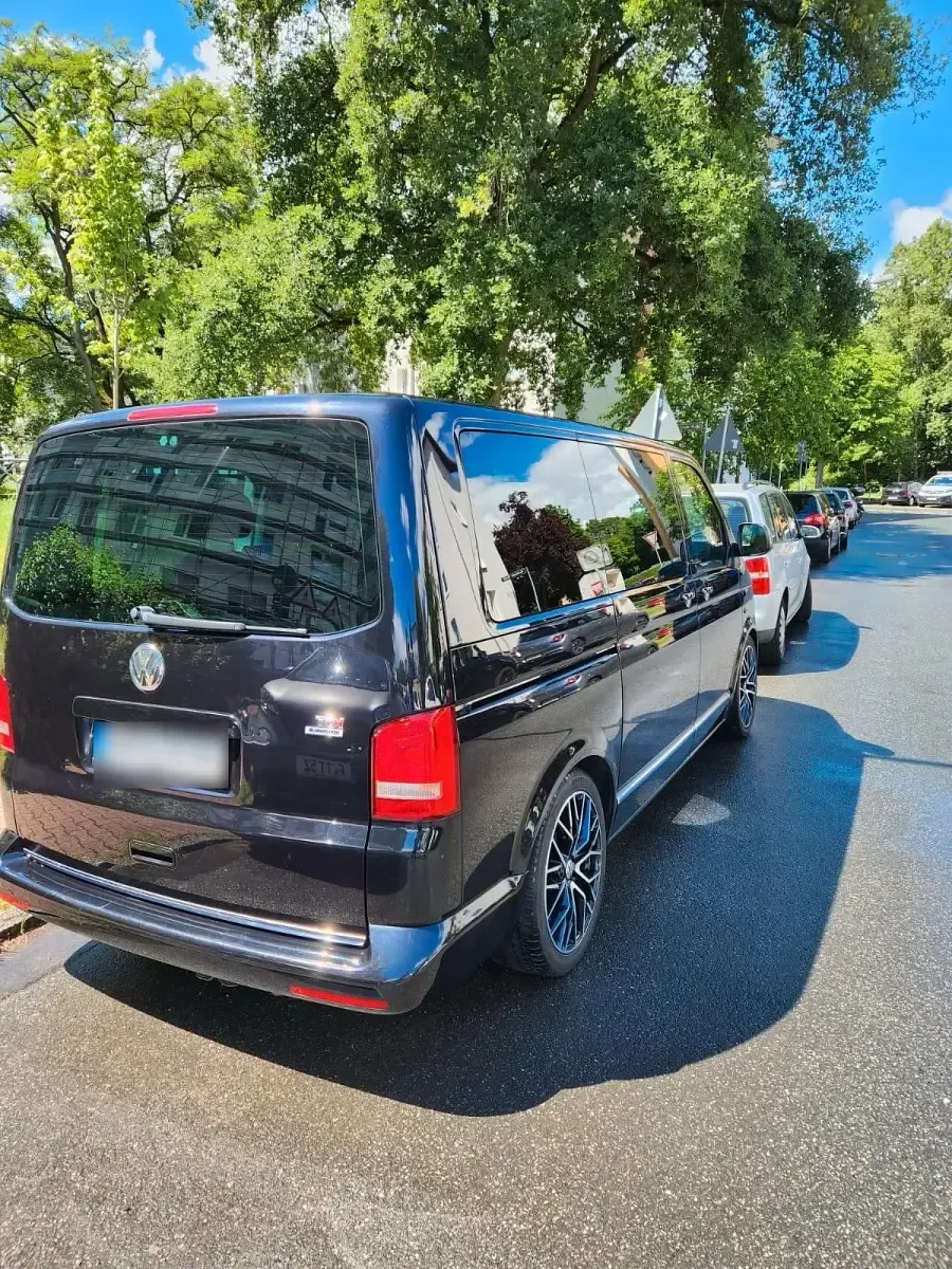 Gebraucht VW Multivan Highline 179 PS (131 kW) 2013 Schwarz Van / Kleinbus