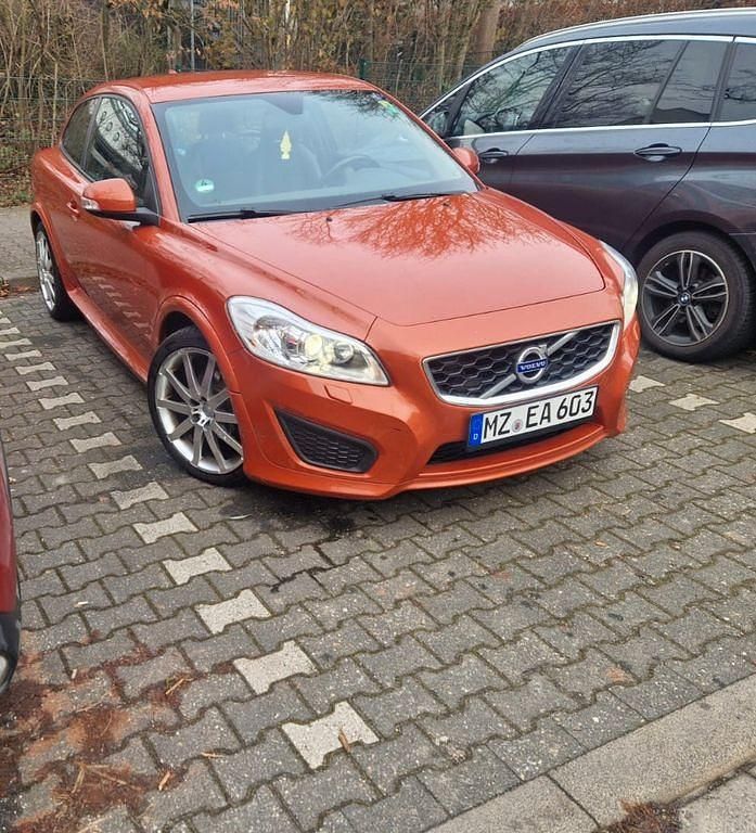 Gebraucht Volvo C30 114 PS (83 kW) 2011 Orange Kleinwagen