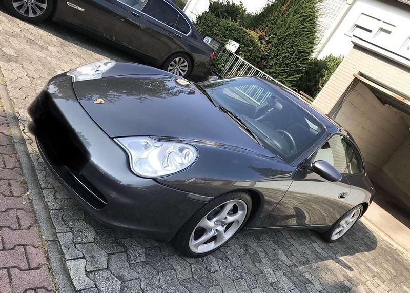 Grau Gebraucht 2003 Porsche 911 Carrera 4 Coupé | 65.996 € - Bild 1/1