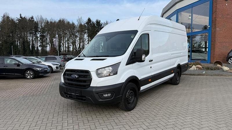 Gebraucht Ford Transit Trend 131 PS (96 kW) 2023 Weiß Limousine