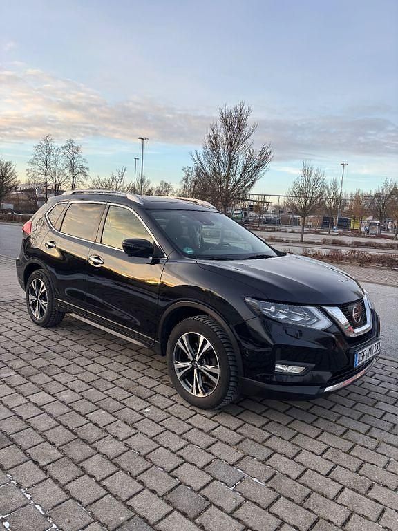 Schwarz Gebraucht 2017 Nissan X-Trail N-Connecta SUV | 14.990 € (Fairer Preis) - Bild 1/4