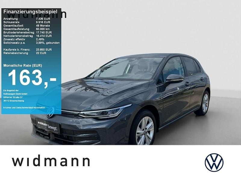 Delfingrau metallic Gebraucht 2024 VW Golf VIII Life Limousine | 23.990 € (Fairer Preis) - Bild 1/4