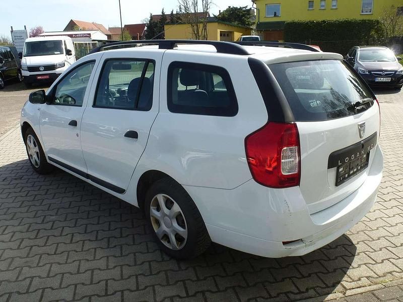 Gebraucht Dacia Logan Essentiel 73 PS (53 kW) 2016 Gletscherweiss Kombi
