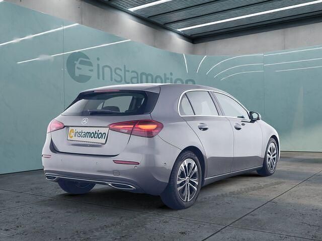 Gebraucht Mercedes A200 Advanced 163 PS (119 kW) 2024 Grau Limousine
