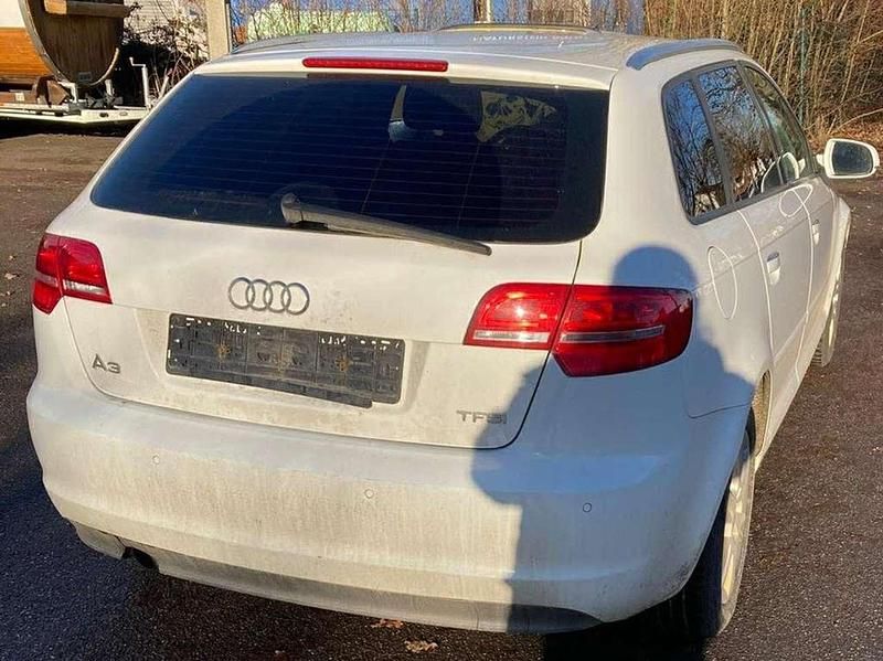Gebraucht Audi A3 Attraction 105 PS (77 kW) 2013 Ibisweiß Kleinwagen