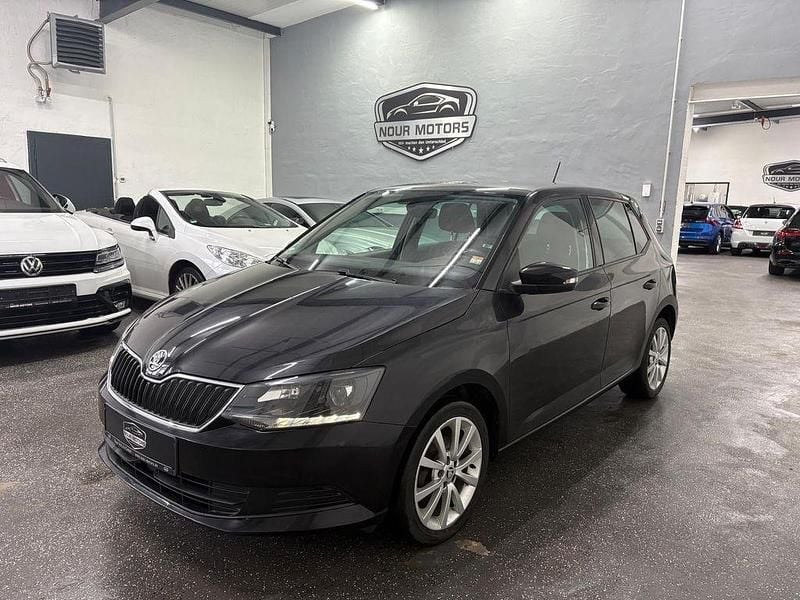 Gebraucht Skoda Fabia Ambition 60 PS (44 kW) 2015 Schwarz Limousine
