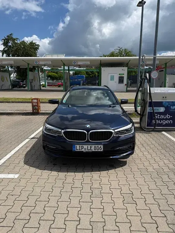 Gebraucht BMW 520 Sport Line 190 PS (139 kW) 2018 Blau Kombi