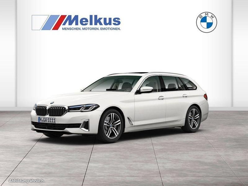 Weiß Gebraucht 2021 BMW 540 Kombi | 42.970 € (Fairer Preis) - Bild 1/4