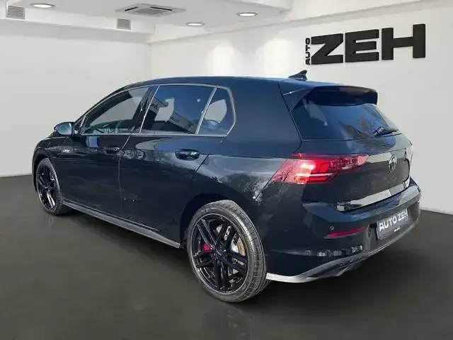 Gebraucht VW Golf VIII GTE 272 PS (200 kW) 2025 Grenadillschwarz Limousine