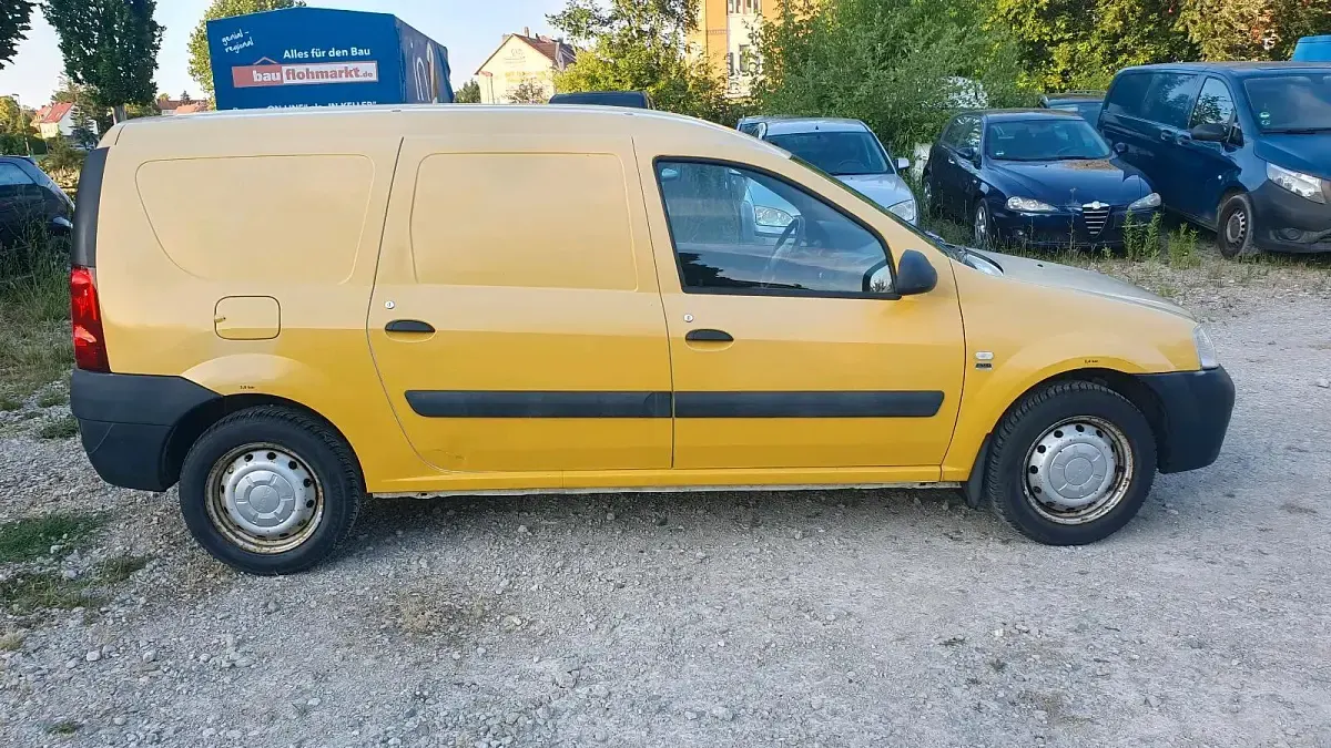Gebraucht Dacia Logan Ambiance 68 PS (50 kW) 2011 Gelb Pickup