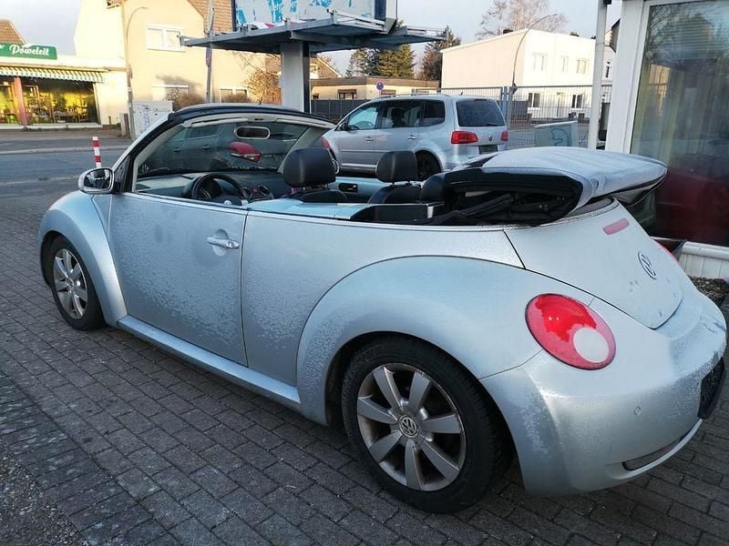 Gebraucht VW Beetle Cabriolet 116 PS (85 kW) 2006 Silber Cabrio