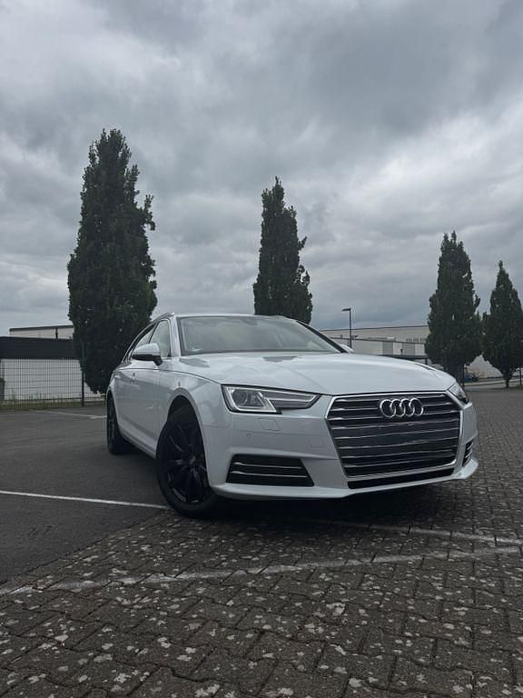 Weiß Gebraucht 2017 Audi A4 Kombi | 14.500 € (Superpreis) - Bild 1/4