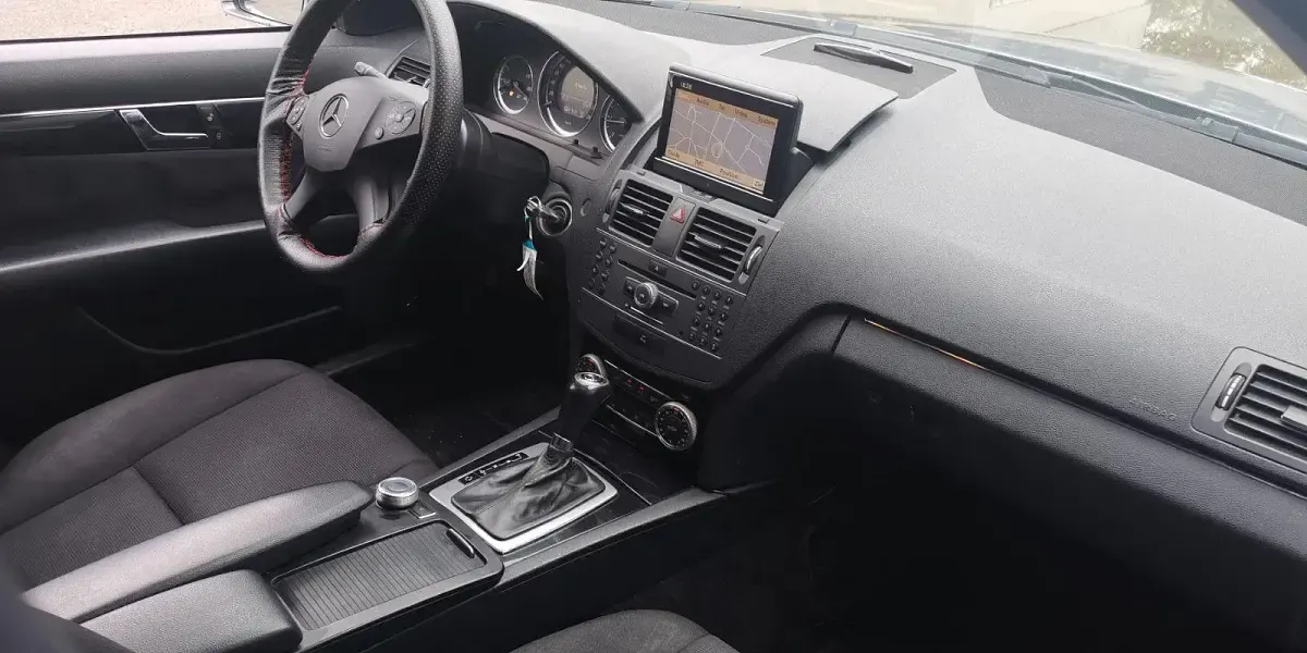 Gebraucht Mercedes C200 136 PS (100 kW) 2011 Grau Limousine
