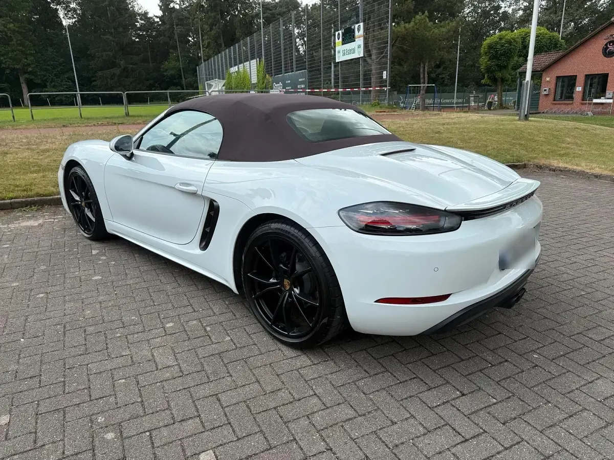 Gebraucht Porsche 718 299 PS (219 kW) 2024 Weiß Cabrio