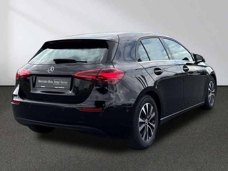 Gebraucht Mercedes A180 136 PS (100 kW) 2024 Schwarz Kleinwagen