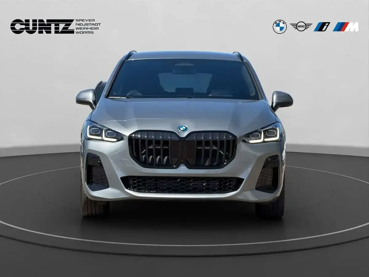 Neu BMW 230e Active Tourer Performance 326 PS (239 kW) 2026 Grau Van / Kleinbus