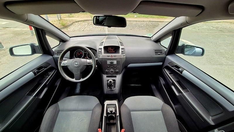 Silber Gebraucht 2006 Opel Zafira Van / Kleinbus | 2.800 € (Fairer Preis) - Bild 1/4