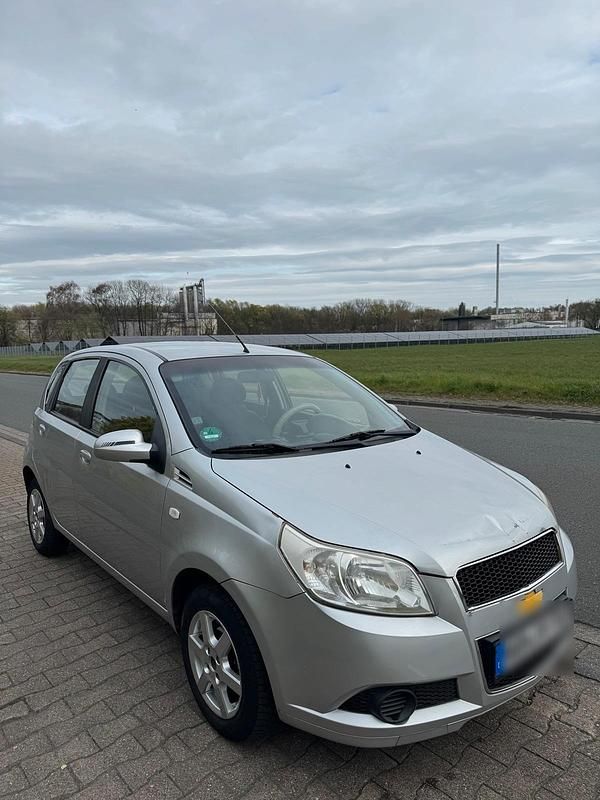 Gebraucht Chevrolet Aveo 80 PS (58 kW) 2009 Silber Kleinwagen