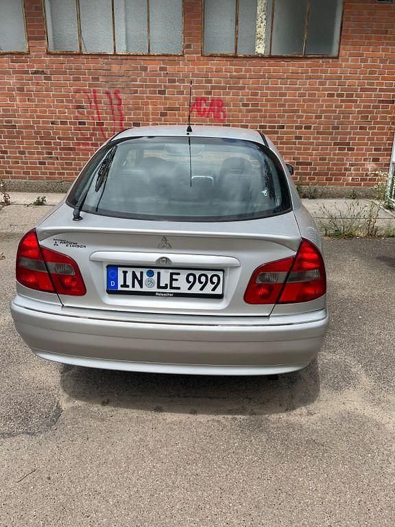 Silber Gebraucht 2003 Mitsubishi Carisma Limousine | 2.900 € (Etwas zu teuer) - Bild 1/4