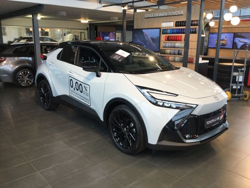 Grau Neu 2025 Toyota C-HR Sport SUV | 44.890 € (Teuer) - Bild 1/4