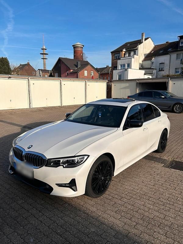Gebraucht BMW 320 190 PS (139 kW) 2020 Weiß Limousine