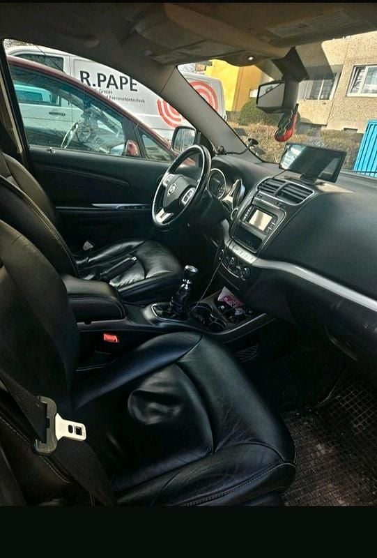 Gebraucht Fiat Freemont 140 PS (102 kW) 2012 Grau SUV