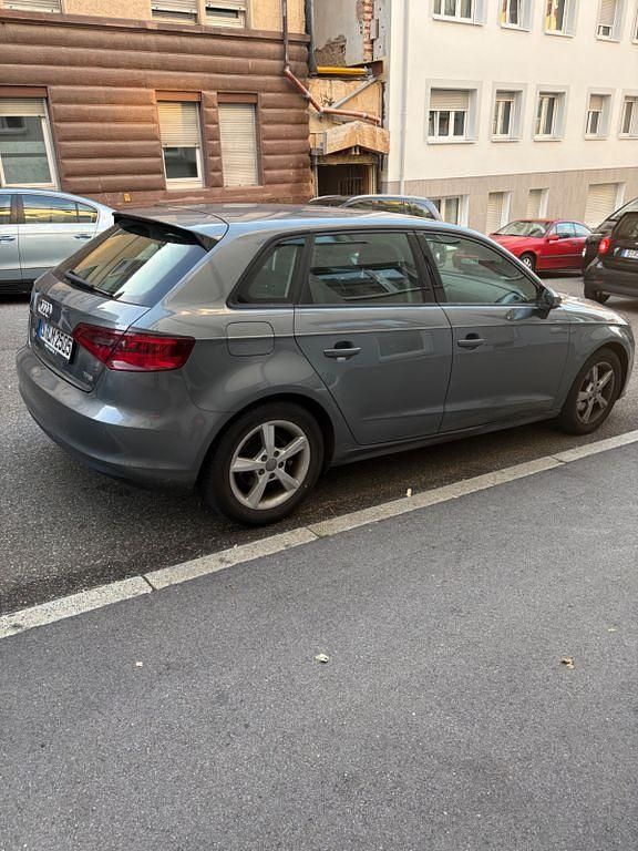 Gebraucht Audi A3 Ambiente 122 PS (89 kW) 2013 Grau Limousine