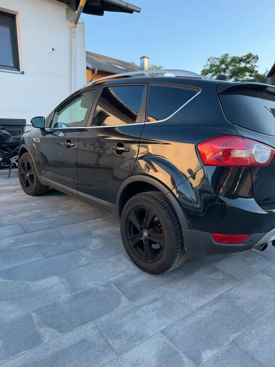 Second-hand Ford Kuga 163 CP (119 kW) 2012 Negru SUV