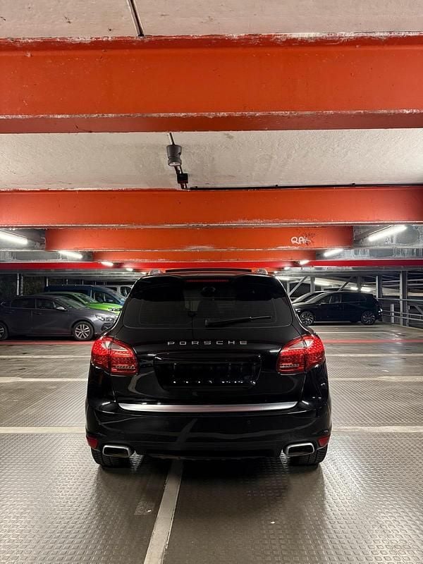 Gebraucht Porsche Cayenne 240 PS (176 kW) 2011 Schwarz SUV