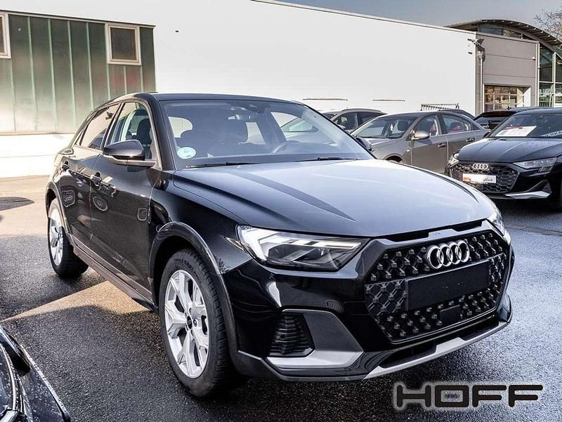 Gebraucht Audi A1 Basis 116 PS (85 kW) 2025 Mythosschwarz metallic Kleinwagen