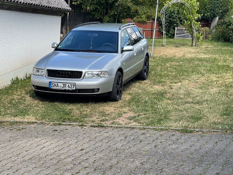 Silber Gebraucht 2000 Audi A4 Performance Kombi | 3.500 € (Fairer Preis) - Bild 1/4