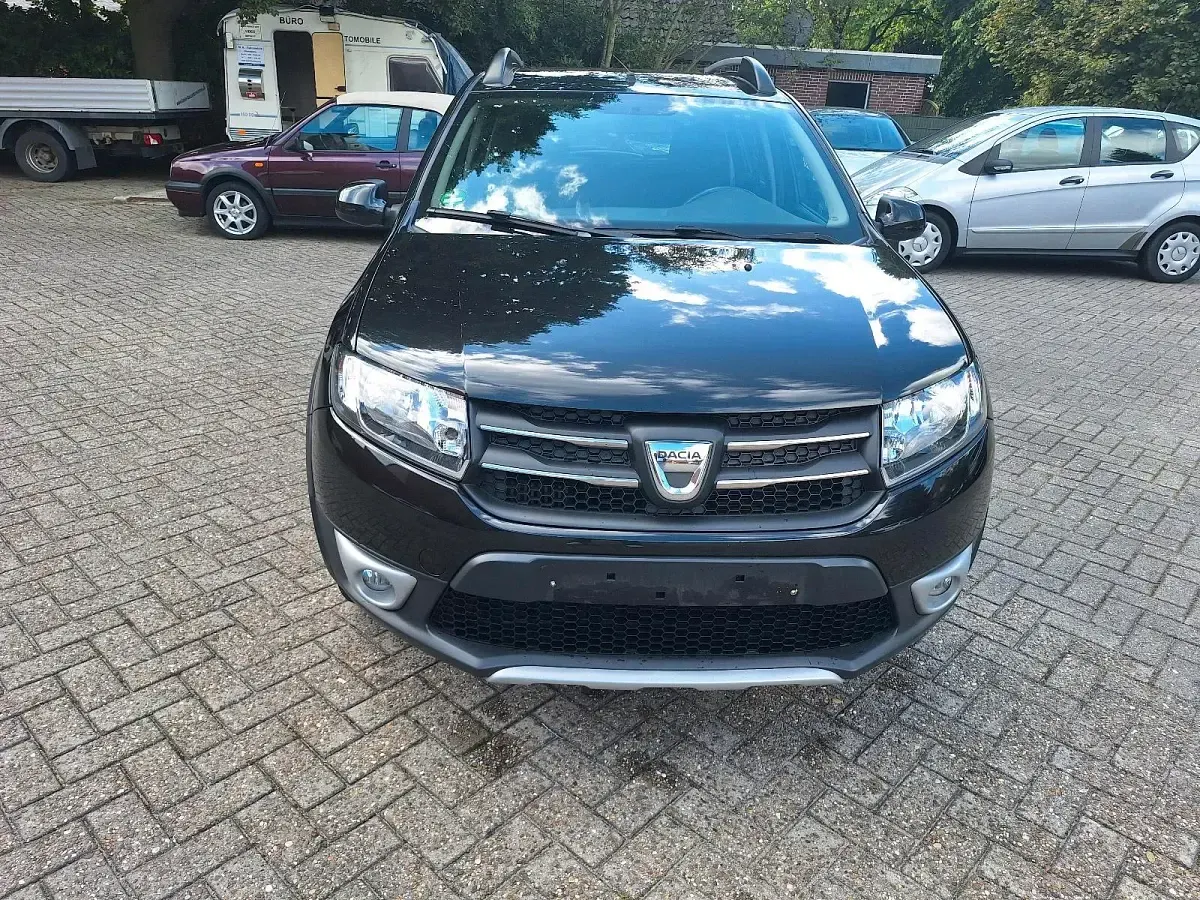 Gebraucht Dacia Sandero 89 PS (65 kW) 2017 Schwarz Limousine