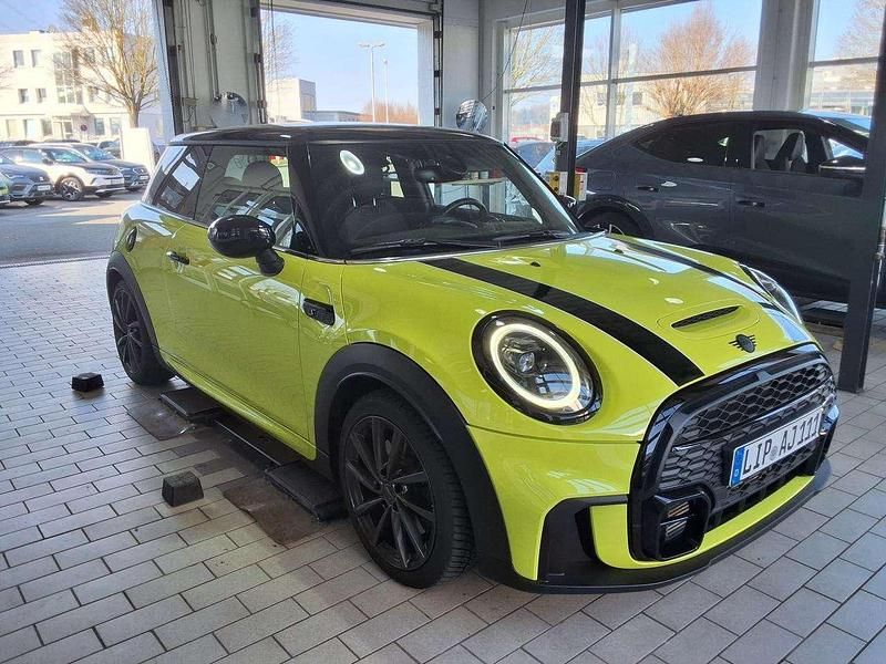Gebraucht Mini John Cooper Works 178 PS (130 kW) 2023 Gelb Kleinwagen