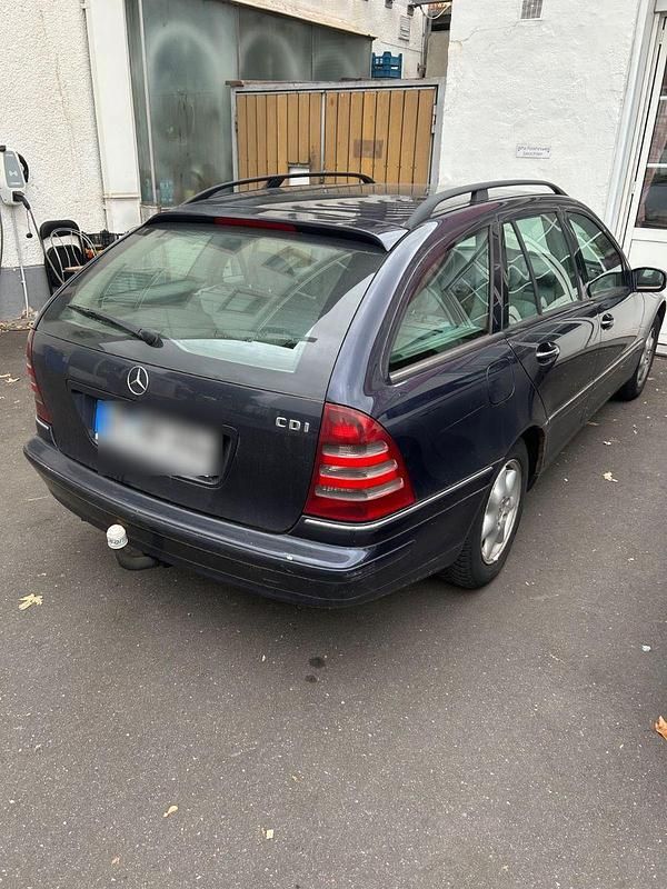 Blau Gebraucht 2003 Mercedes C220 Elegance Kombi | 1.200 € (Fairer Preis) - Bild 1/4