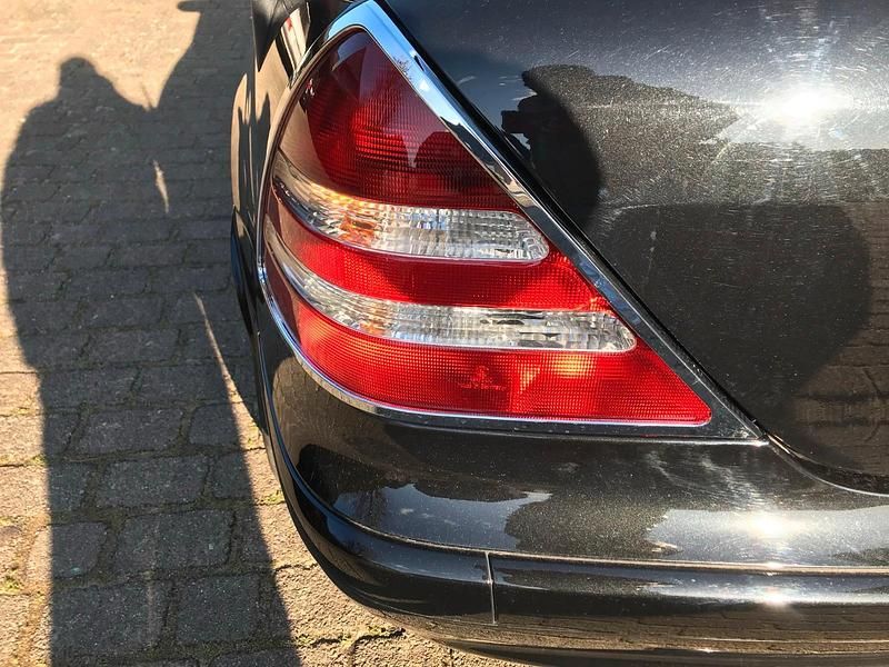 Second-hand Mercedes SLK200 164 CP (120 kW) 2004 Negru Cabrio