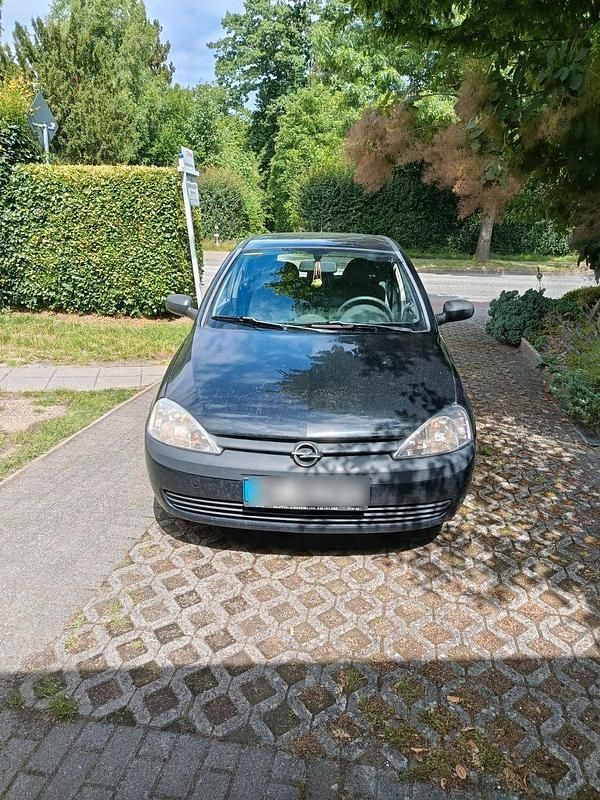 Schwarz Gebraucht 2001 Opel Corsa Limousine | 500 € (Superpreis) - Bild 1/4