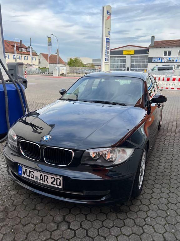 Schwarz Gebraucht 2009 BMW 116 Sport Line Kleinwagen | 2.400 € (Superpreis) - Bild 1/4