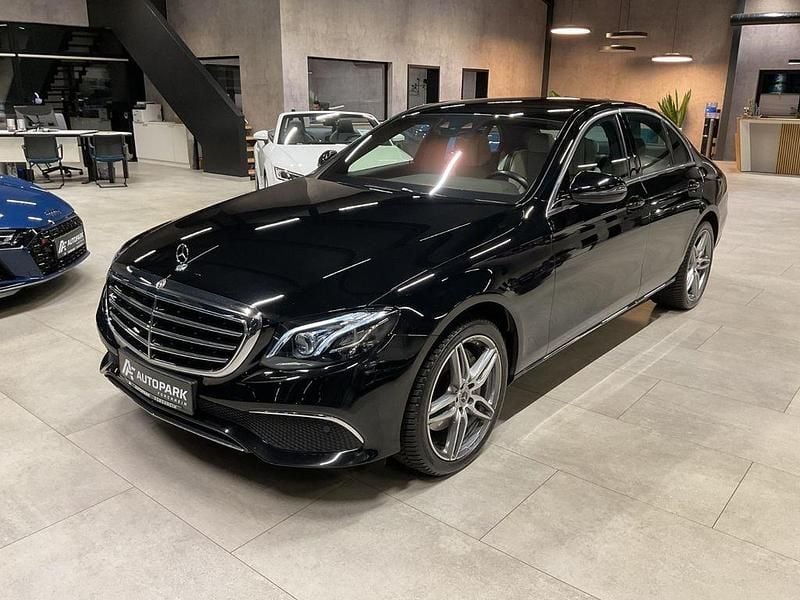 Schwarz/baltic black Gebraucht 2019 Mercedes E350 Exclusive Limousine | 29.980 € (Fairer Preis) - Bild 1/4