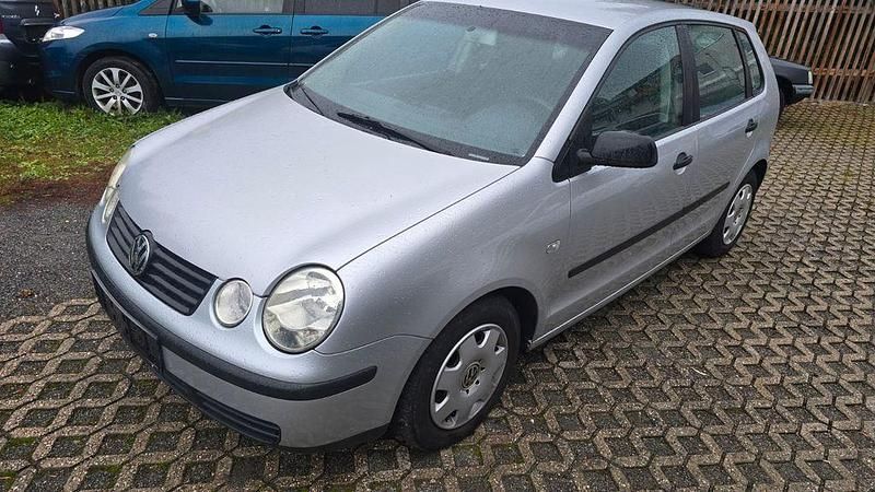 Silber Gebraucht 2004 VW Polo Comfortline Limousine | 1.990 € (Fairer Preis) - Bild 1/4