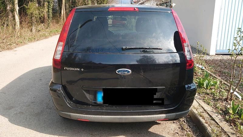 Second-hand Ford Fusion 2006 Negru Hatchback