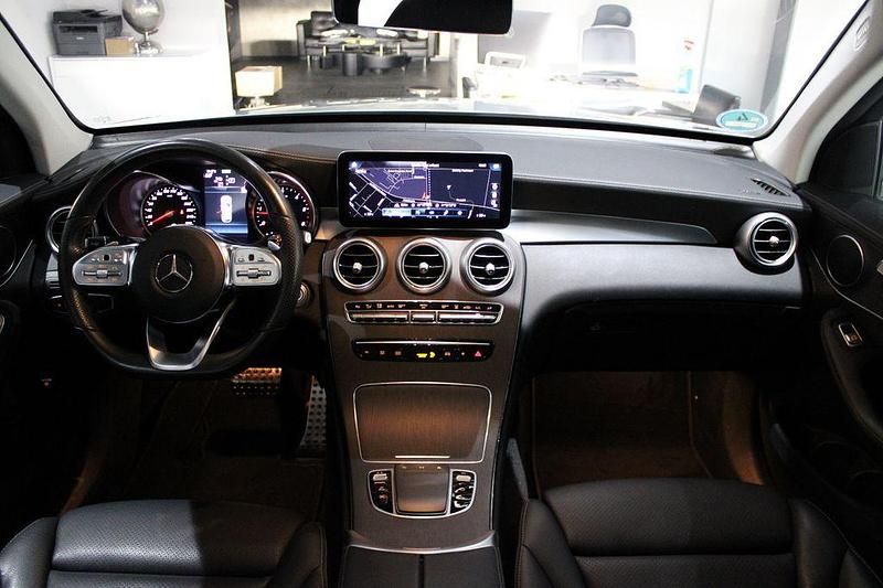 Gebraucht Mercedes GLC300e Sport 194 PS (142 kW) 2021 Hightechsilber SUV